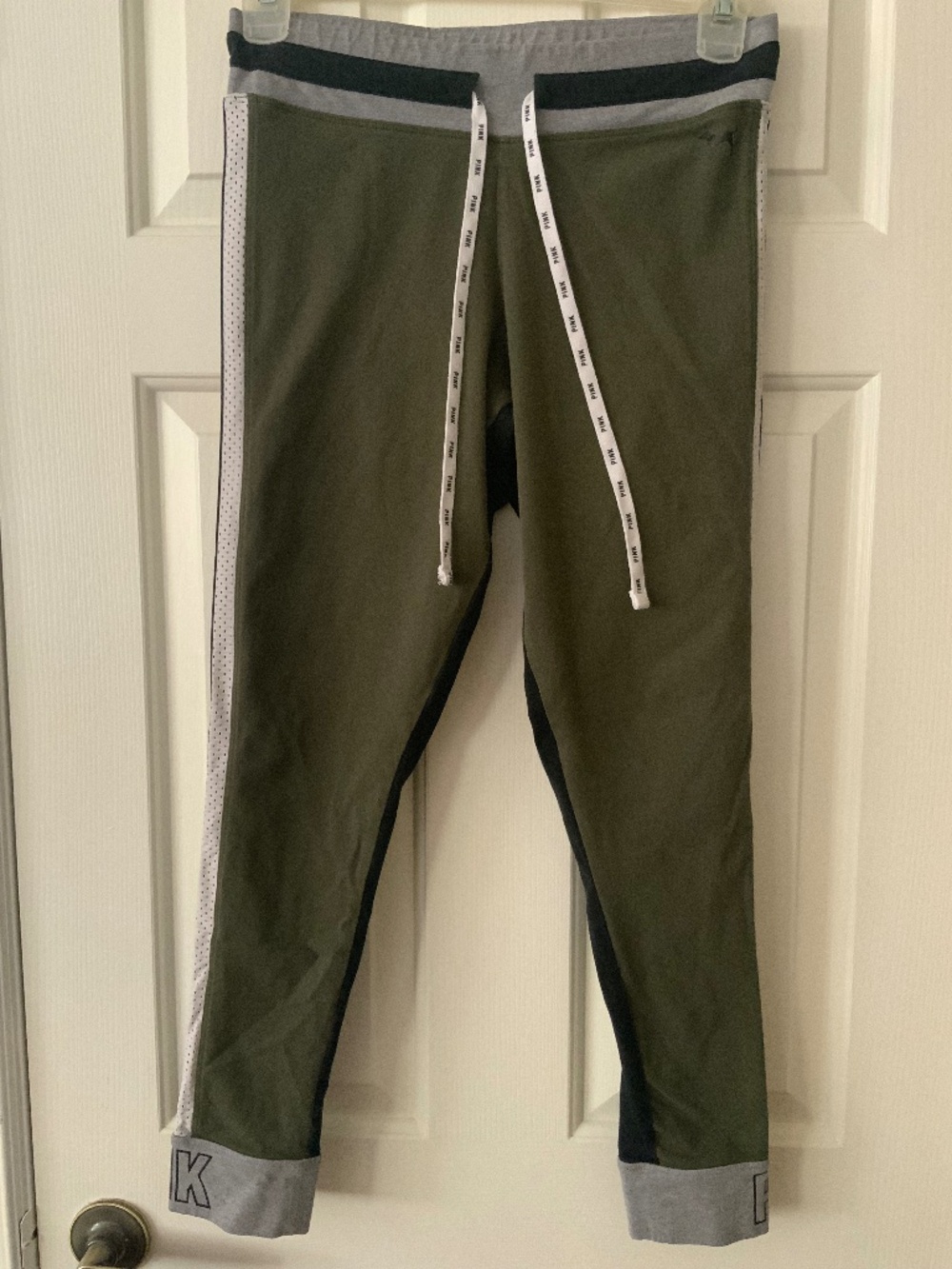 Victoria's Secret PINK Yoga Leggings Pants Women's Sz L Logo Olive Green / Black